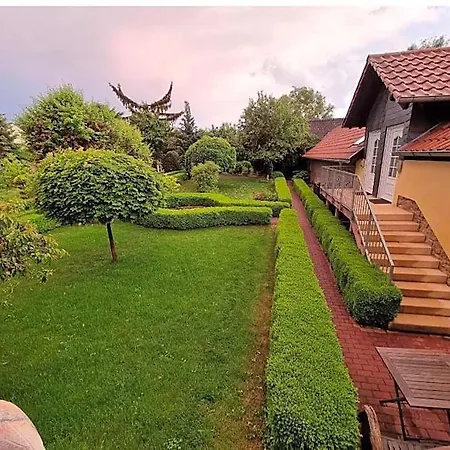 Weingut Und Gaestehaus Fritz イン